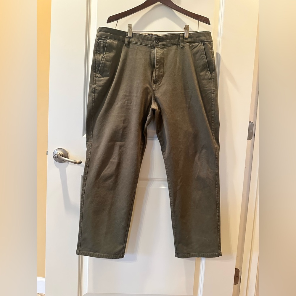 Dockers Men's Khaki Chinos